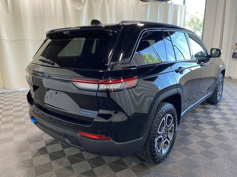 Used 2023 Jeep Grand Cherokee Trailhawk w/ Luxury Tech Group III AWD/4WD image 7
