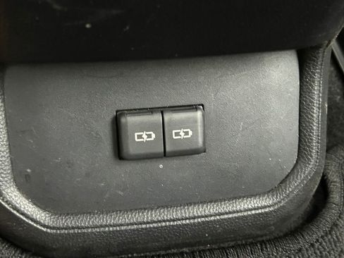 Used 2023 Toyota Highlander XSE image 25