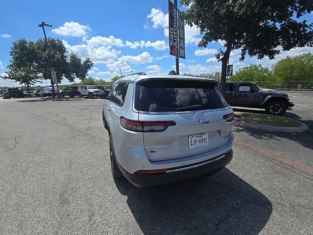 Used 2021 Jeep Grand Cherokee L Limited RWD image 5