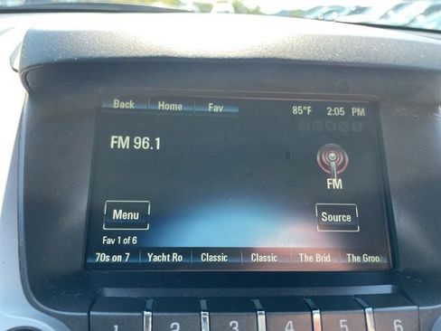 Used 2017 Chevrolet Equinox LT w/ Convenience Package image 16