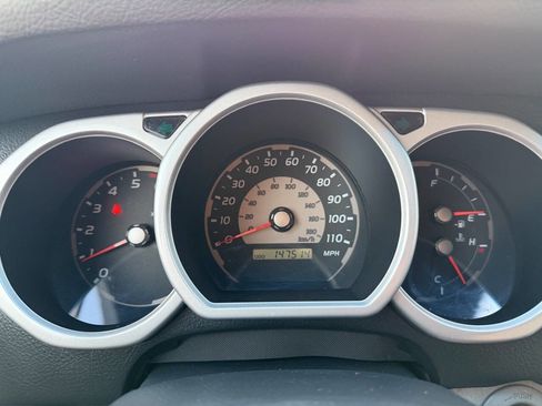 Used 2004 Toyota 4Runner SR5 image 26