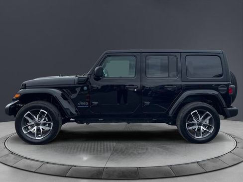 Used 2024 Jeep Wrangler Unlimited w/ Convenience Group AWD/4WD image 2