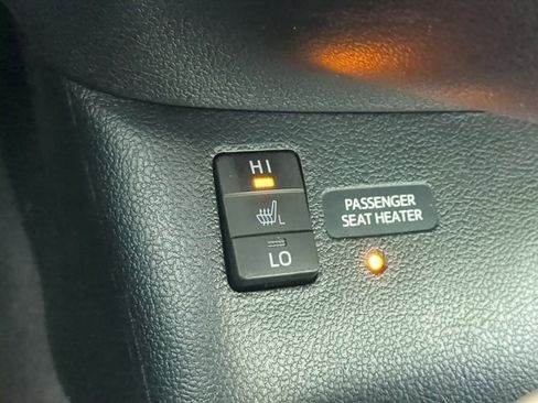 Certified 2017 Toyota Prius Four image 16