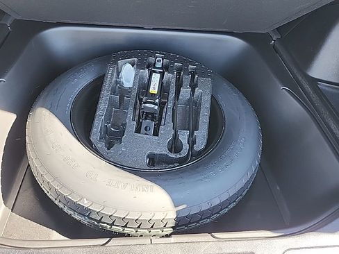 Certified 2022 Jeep Grand Cherokee Laredo X image 22