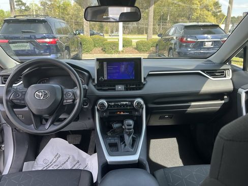 Used 2024 Toyota RAV4 XLE image 31