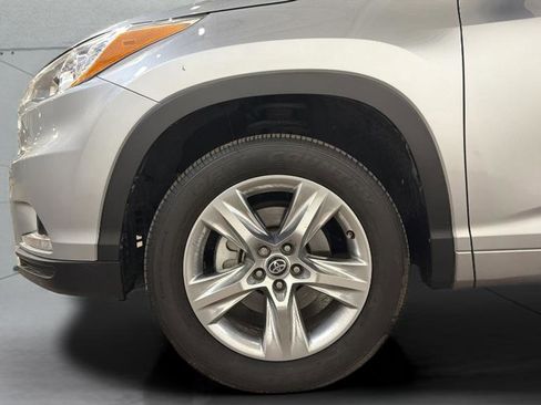Used 2016 Toyota Highlander Limited image 36