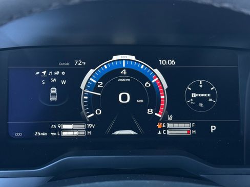 Used 2025 Toyota Tundra Limited image 19