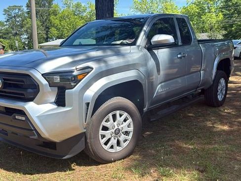 Used 2025 Toyota Tacoma SR5 w/ SR5 Upgrade Package RWD image 2