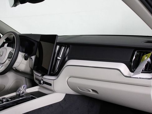 New 2026 Volvo XC60 B5 Ultra w/ Protection Package Premier image 9