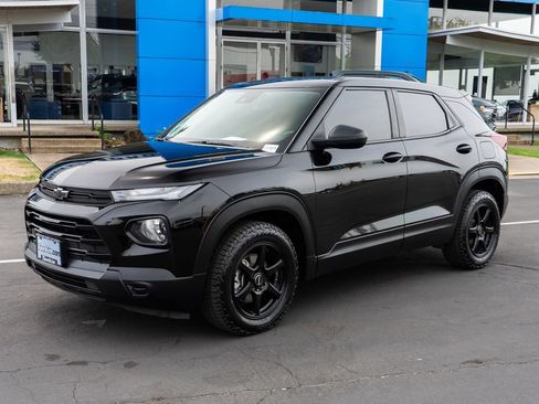 Used 2021 Chevrolet TrailBlazer LS w/ LPO, Blackout Package FWD image 1