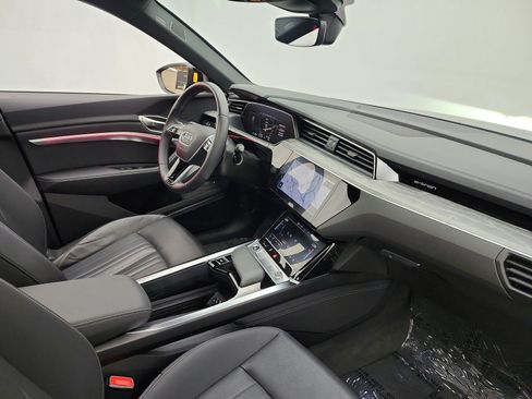 Used 2024 Audi Q8 e-tron Premium Plus w/ Premium Plus Package AWD/4WD image 18
