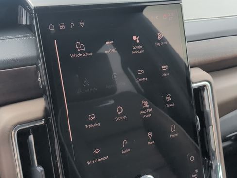 Used 2025 GMC Yukon Denali Ultimate w/ LPO, Floor Liner Package AWD/4WD image 19