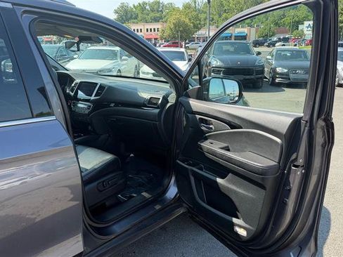 Used 2017 Honda Pilot Touring image 33