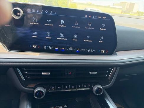 Used 2025 Chevrolet Tahoe High Country AWD/4WD image 3