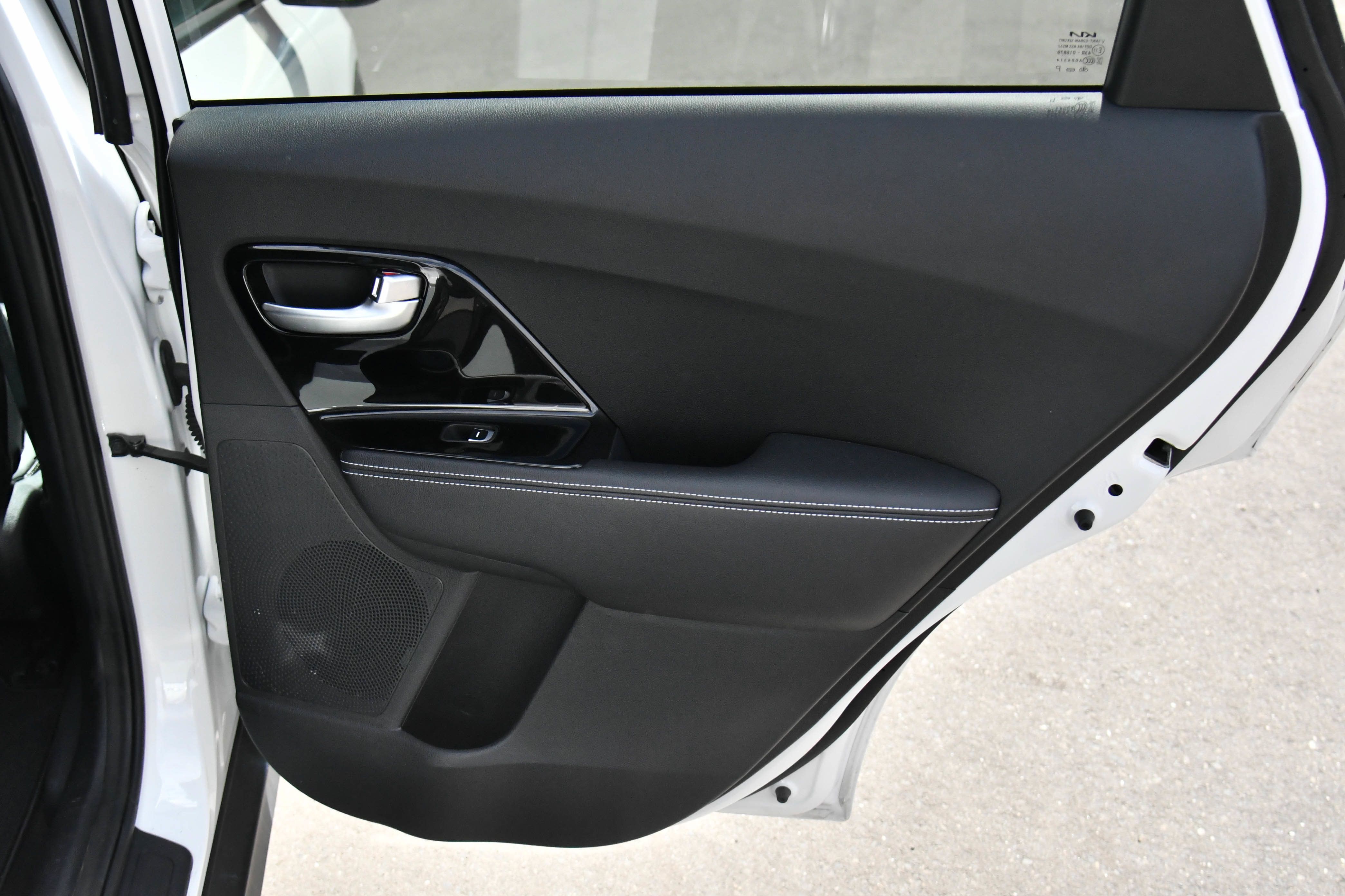 Used 2022 Kia Niro EX FWD image 41