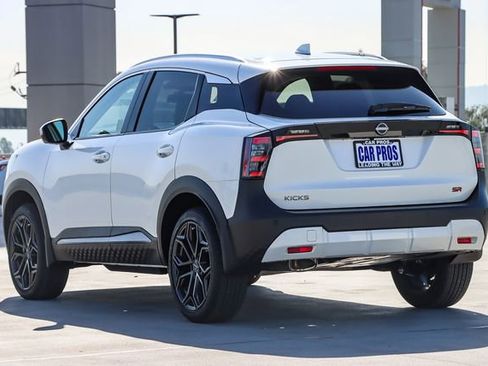 Used 2025 Nissan Kicks SR image 6