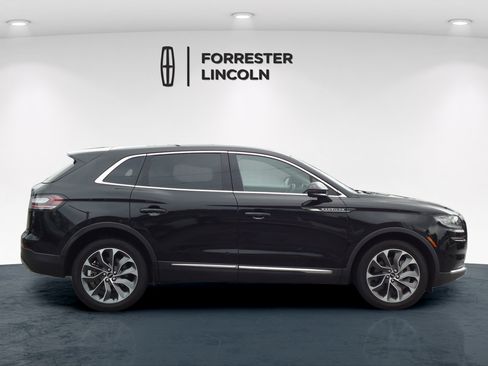 Used 2023 Lincoln Nautilus Reserve w/ Class II Trailer Tow Package AWD/4WD image 2
