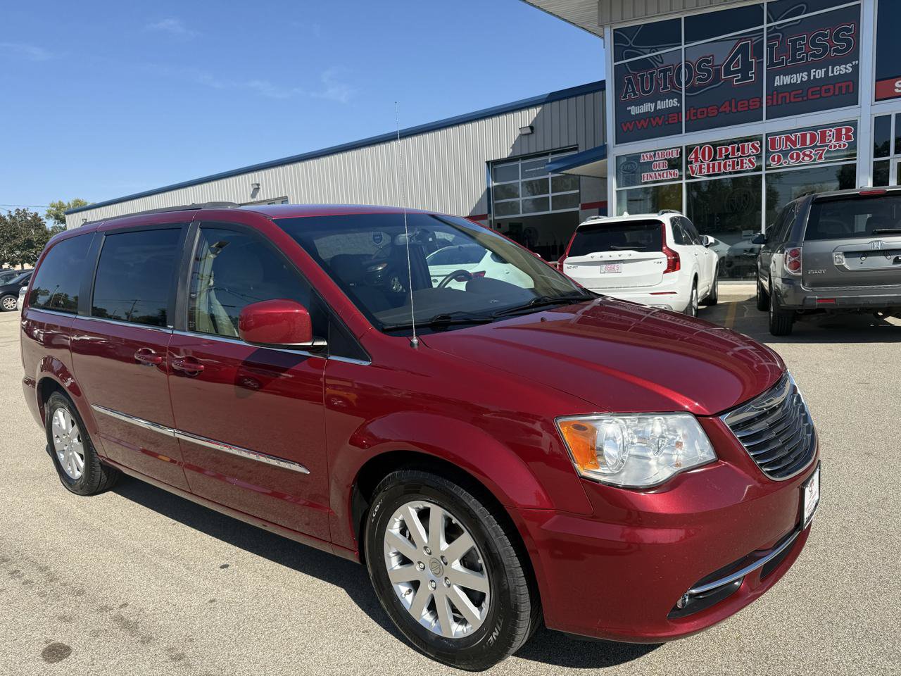 Used 2014 Chrysler Town & Country Touring FWD image 3