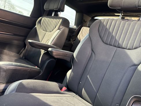 Used 2024 Hyundai Palisade Calligraphy image 13