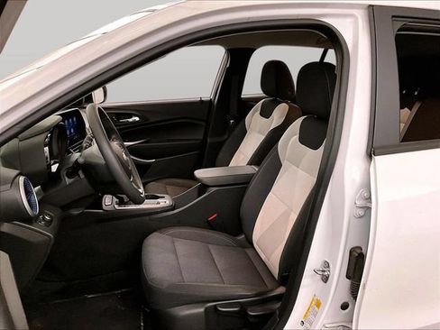 Used 2024 Chevrolet Trax LS FWD image 24