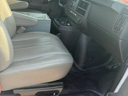 Used 2013 Chevrolet Express 2500 RWD image 4