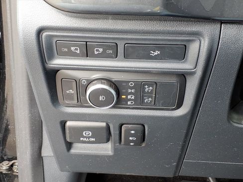 Certified 2022 Ford F150 XLT w/ Equipment Group 302A High image 17