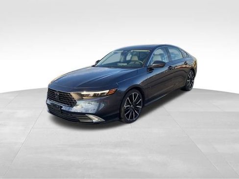 Used 2023 Honda Accord Touring image 1