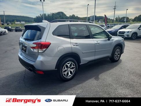 Used 2021 Subaru Forester Premium image 5