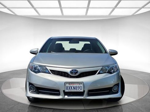 Used 2014 Toyota Camry SE w/ Fleet Convenience Package FWD image 2