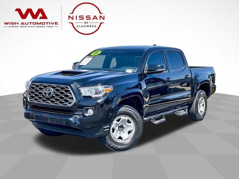 Used 2020 Toyota Tacoma TRD Sport w/ Technology Package RWD image 2