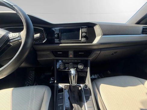 Used 2019 Volkswagen Jetta R-Line FWD image 12