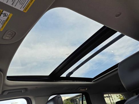 Used 2020 Ford Expedition Platinum image 11