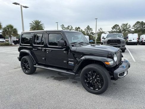 Used 2022 Jeep Wrangler Unlimited Sahara AWD/4WD image 1