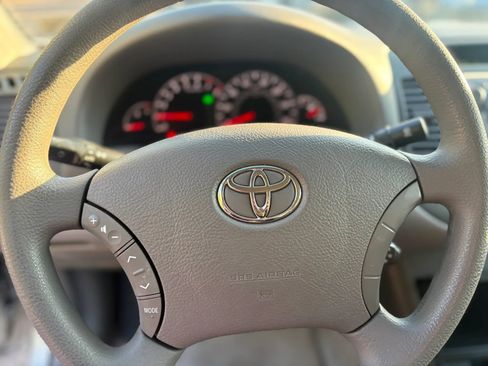 Used 2006 Toyota Camry XLE FWD image 9
