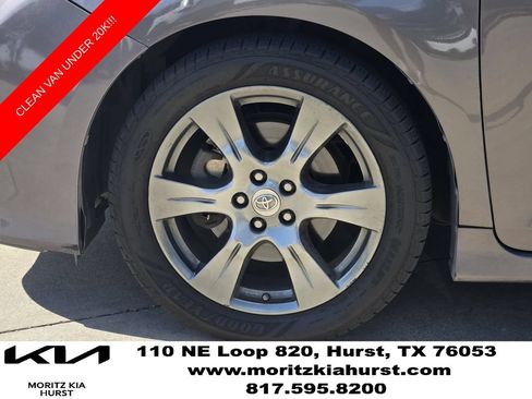 Used 2017 Toyota Sienna SE FWD image 17