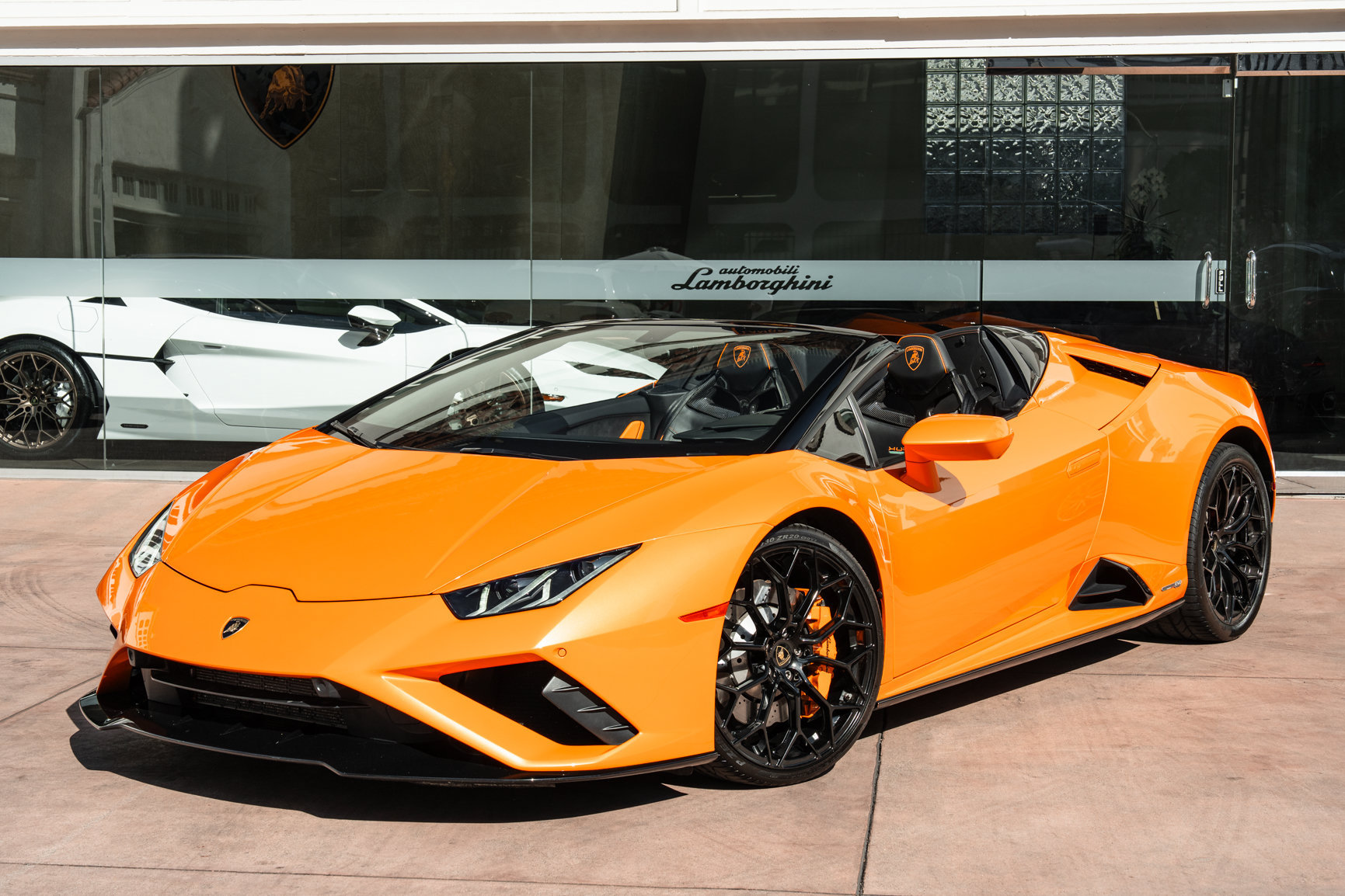 Used 2020 Lamborghini Huracan EVO RWD image 13
