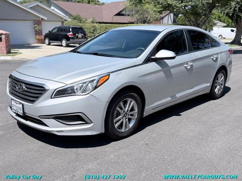 Used 2017 Hyundai Sonata SE FWD image 1
