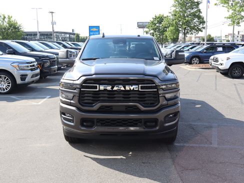 Used 2025 RAM 3500 Big Horn AWD/4WD image 3