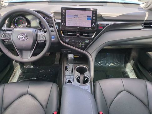 Used 2024 Toyota Camry XSE w/ Navigation Package image 16