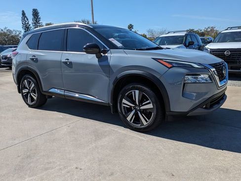 Used 2021 Nissan Rogue SL w/ Premium Package image 2