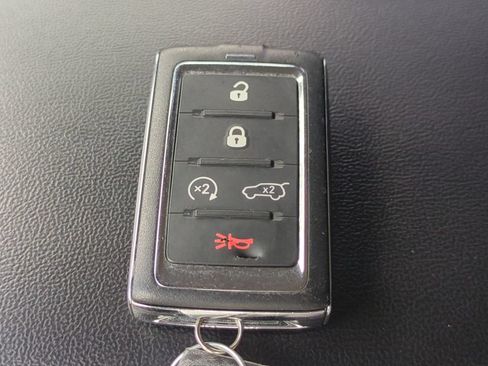 Used 2023 Jeep Grand Cherokee Limited w/ Black Appearance Package RWD image 33