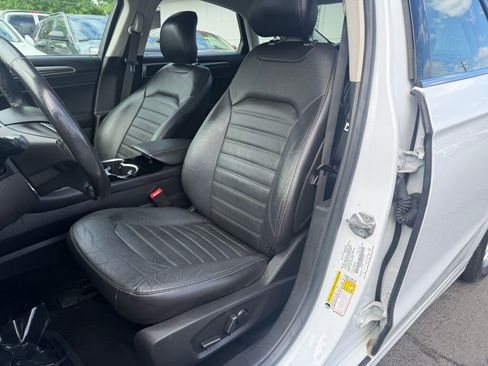 Used 2014 Ford Fusion SE w/ Equipment Group 202A FWD image 12
