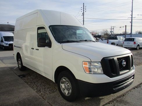 Used 2021 Nissan NV 2500 SV image 3