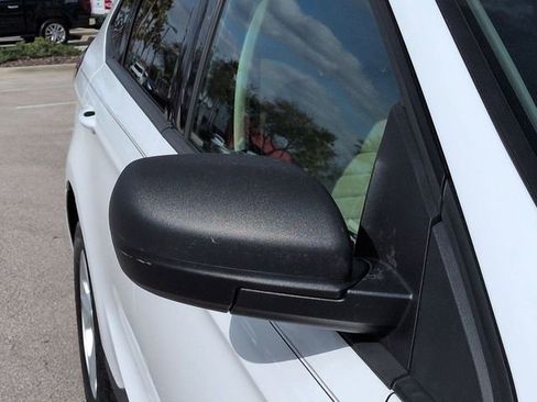 Certified 2023 Ford Edge SE image 12