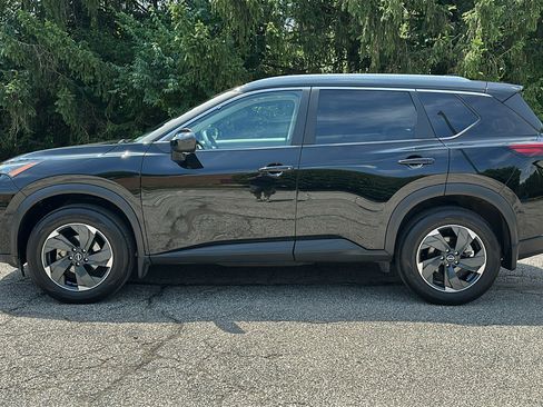 Certified 2024 Nissan Rogue SV w/ SV Premium Package AWD/4WD image 27