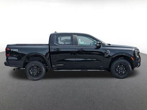 New 2025 Ford Ranger Lariat w/ FX4 Off-Road Package image 2
