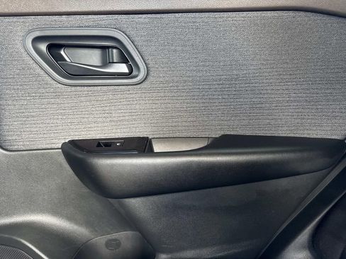 Certified 2023 Nissan Rogue S image 15