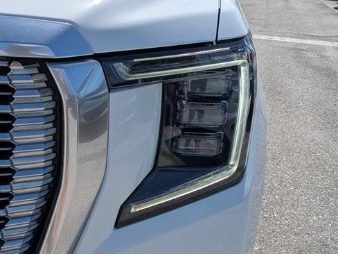 Used 2022 GMC Yukon Denali AWD/4WD image 10