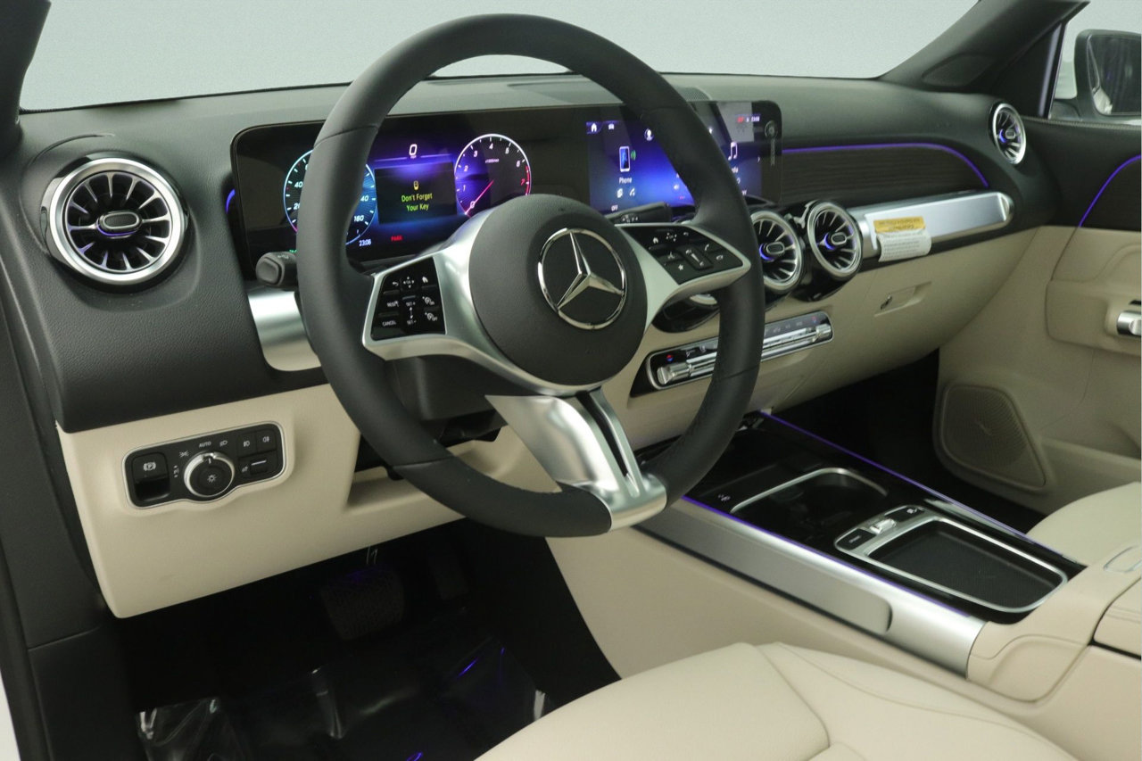 New 2026 Mercedes-Benz GLB 250 image 4