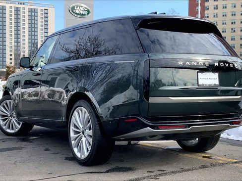 New 2026 Land Rover Range Rover Long Wheelbase SE image 12